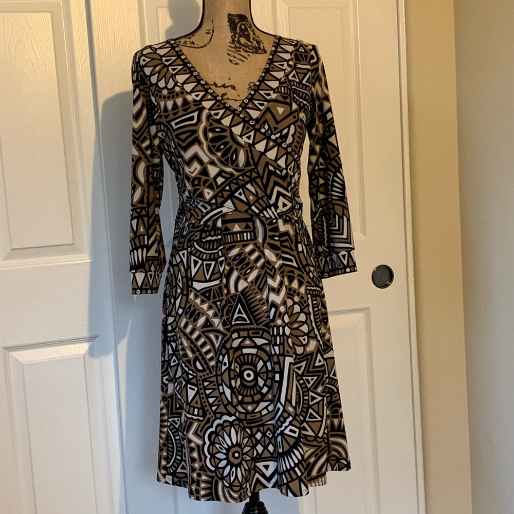 Nine W. stretchy sleeved dress w crisscross top